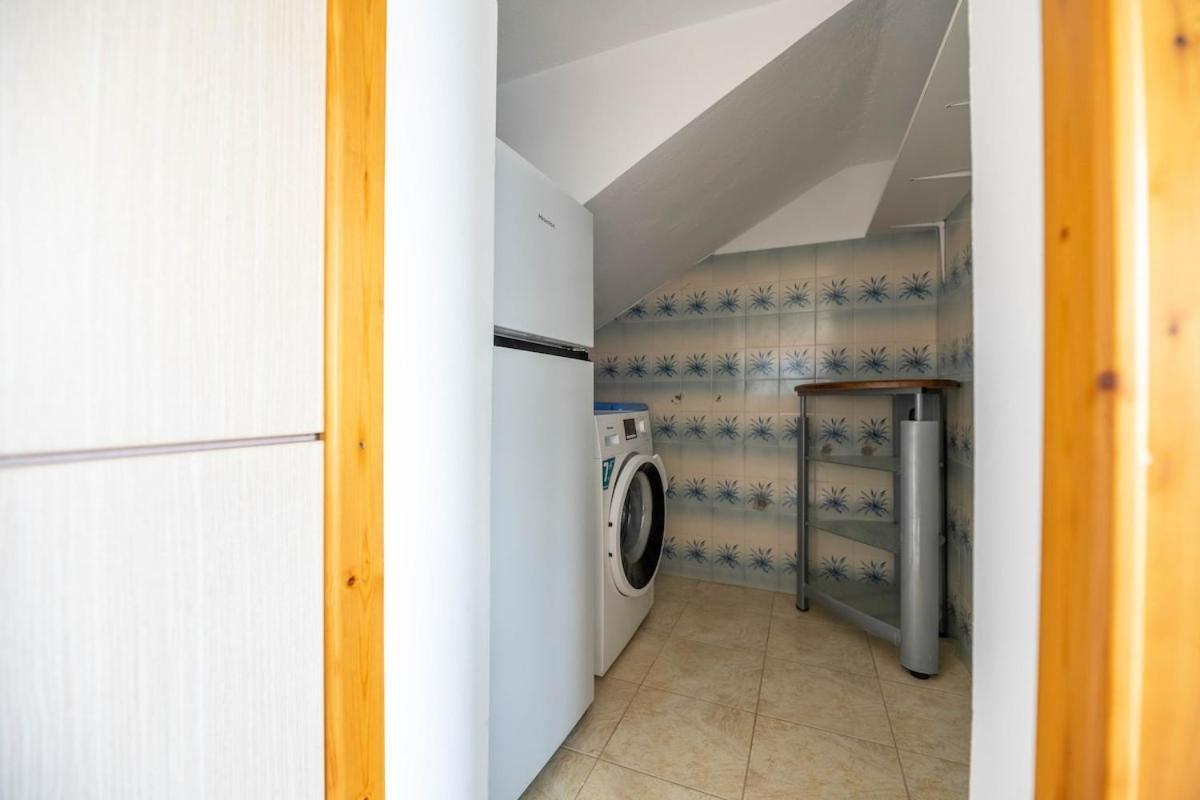 Springs Petronas Apartment Archangelos  Buitenkant foto