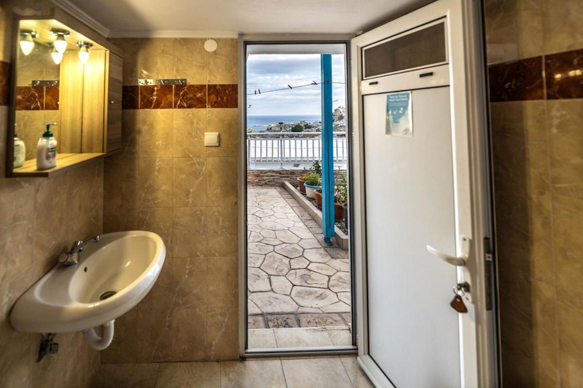 Springs Petronas Apartment Archangelos  Buitenkant foto